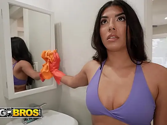 Jasmine Sherni's Nude Cleaning Service: Exciting BLOWJOB, Doggie-style, BIG BLACK COCK, and Spunk-packed Throat XXX Video