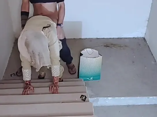 Indian educator Bhabi's special Desi rubdown with giant arse & yam-sized salami on stairs XXX Video