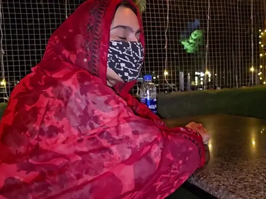 Kinky Desi Bhabhi picked up and humped in public by random Pakistani guy XXX Video