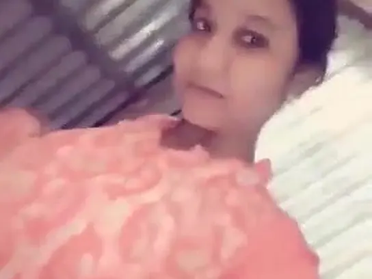 Super hot Desi Aunty chats filthy and jerks with a enormous cupcakes bangla chick XXX Video