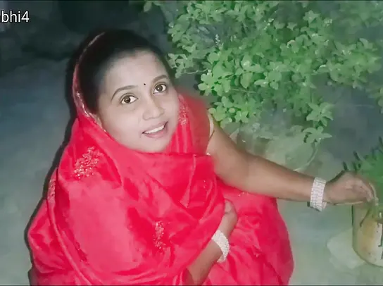 Stepmom Indian Desi Aunty gets jiggish in Hindi vioce XXX Video