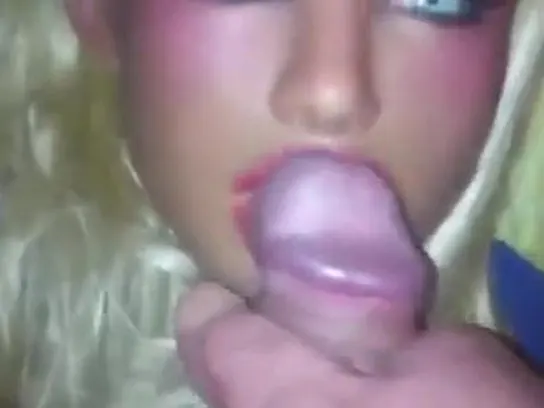 Watch this amateur babe go wild with dollsex's tight pussy XXX Video